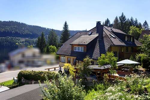 Foto - Haus zum Kaufen in Titisee-Neustadt 1.495.000,00 € 500 m²