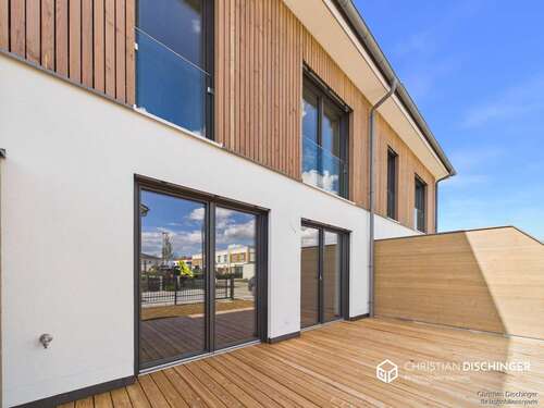 Foto - Haus zum Mieten in Neutraubling 1.824,97 € 125.86 m²
