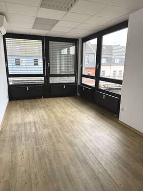 Foto - Büro in Köln 2.145,00 € 214.42 m²