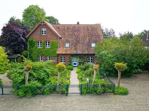 Foto - Haus zum Kaufen in Wentorf A.S. 999.999,00 € 444.58 m²