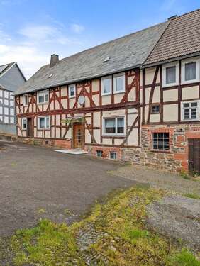 Foto - Haus zum Kaufen in Battenberg (Eder) 80.000,00 € 189.61 m²