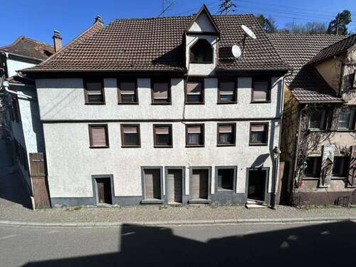 Foto - Haus zum Kaufen in Neuenbürg 199.000,00 € 250 m²