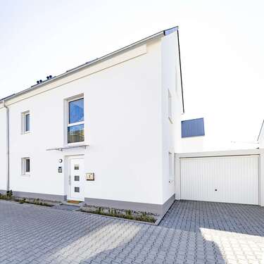 Foto - Haus zum Mieten in Düsseldorf 2.050,00 € 150 m²