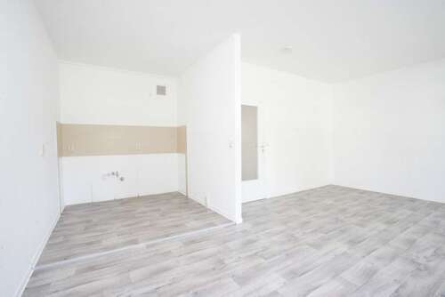 Foto - Wohnung zum Mieten in Chemnitz 311,15 € 57.62 m²