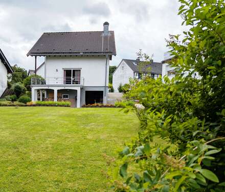 Foto - Haus zum Kaufen in Hellenthal 450.000,00 € 199 m²