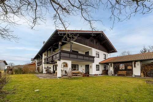 Foto - Haus zum Kaufen in Grabenstätt am Chiemsee 1.200.000,00 € 167.5 m²