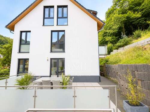 Foto - Haus zum Kaufen in Heidelberg Ziegelhausen 899.000,00 € 192 m²