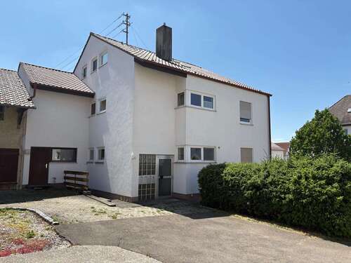 Foto - Haus zum Kaufen in Bernstadt 749.000,00 € 250 m²