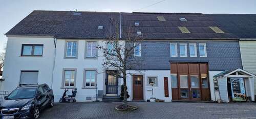 Foto - Haus zum Kaufen in Longkamp 239.000,00 € 280 m²