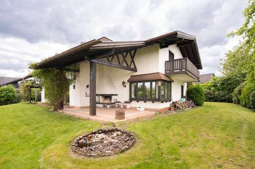 Foto - Haus zum Kaufen in Nauort 659.000,00 € 238 m²