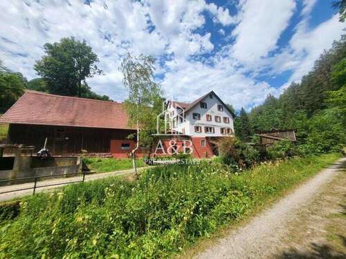 Foto - Haus zum Kaufen in Nagold 849.000,00 € 245 m²