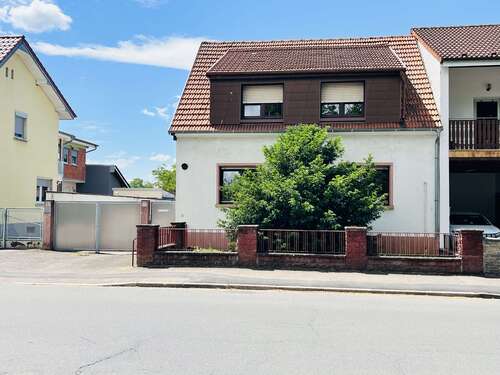 Foto - Haus zum Kaufen in Oberhausen-Rheinhausen 360.000,00 € 114 m²