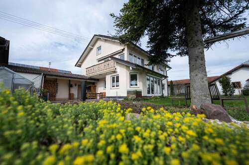 Foto - Haus zum Kaufen in Jengen 519.000,00 € 234 m²