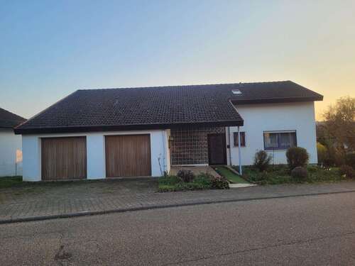 Foto - Haus zum Kaufen in Bretten 580.000,00 € 252 m²