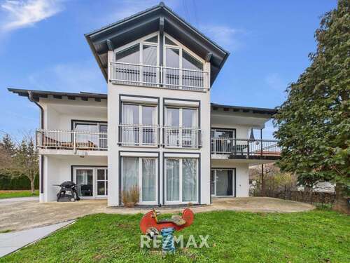 Foto - Haus zum Kaufen in Unterschneidheim 824.000,00 € 236.5 m²