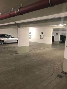 Foto - Garage zu vermieten in München 100,00 € 12.6 m²