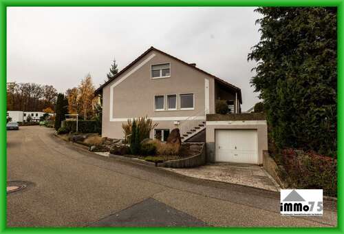 Foto - Haus zum Kaufen in Wiernsheim 449.000,00 € 150 m²