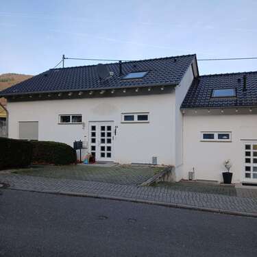 Foto - Haus zum Kaufen in Trechtingshausen 359.000,00 € 136.69 m²