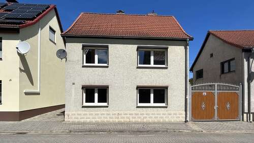 Foto - Haus zum Kaufen in Oschersleben 85.000,00 € 105 m²