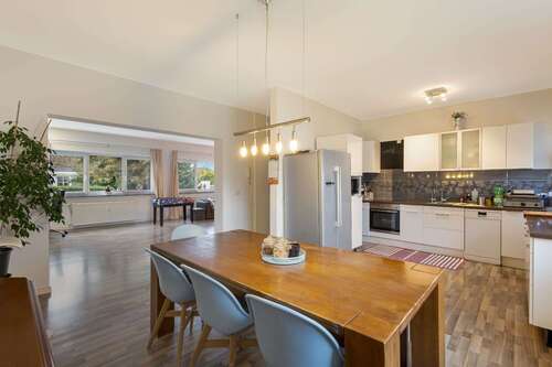 Foto - Haus zum Kaufen in Schwalbach am Taunus 1.249.000,00 € 295 m²