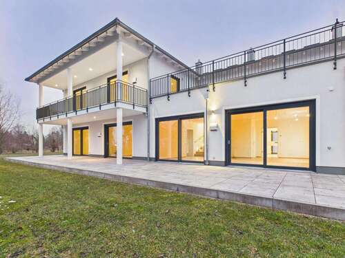 Foto - Haus zum Mieten in Moosinning 3.900,00 € 315 m²
