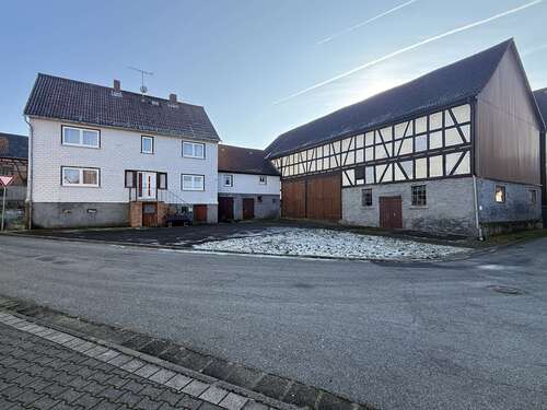 Foto - Haus zum Kaufen in Feldatal 89.000,00 € 223 m²