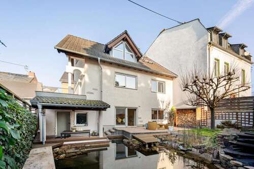 Foto - Haus zum Kaufen in Wiesbaden 895.000,00 € 332 m²