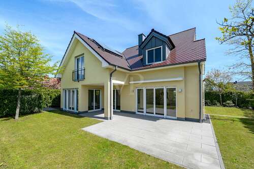 Foto - Haus zum Kaufen in Neu-Anspach 1.290.000,00 € 232.39 m²