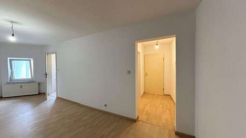 Foto - Wohnung zum Mieten in Halle (Saale) 370,00 € 42 m²