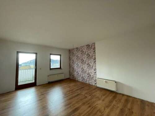 Foto - Wohnung zum Kaufen in Hohenstein-Ernstthal 55.000,00 € 74 m²