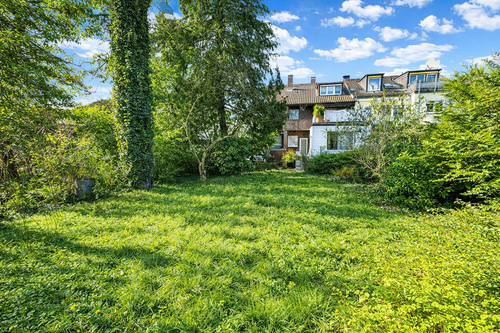 Foto - Haus zum Kaufen in Frankfurt-Goldstein 415.000,00 € 235 m²