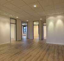 Büro in Laatzen 2.250,00 € 297 m²