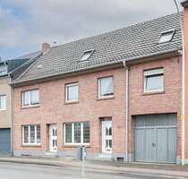 Haus zum Kaufen in Heinsberg Oberbruch 325.000,00 € 265 m² - Heinsberg / Oberbruch