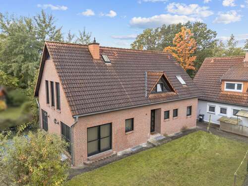 Foto - Haus zum Kaufen in Hambühren 395.000,00 € 227 m²