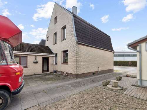Foto - Haus zum Kaufen in Neumünster 230.000,00 € 130 m²