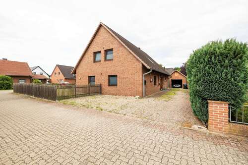 Foto - Haus zum Kaufen in Adelheidsdorf 449.000,00 € 210.25 m²
