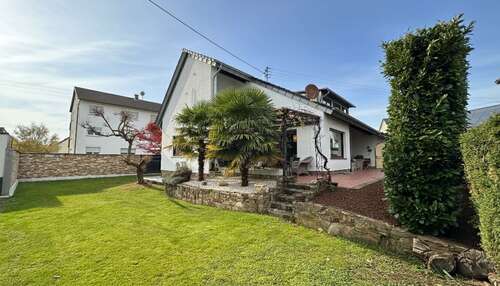 Foto - Haus zum Kaufen in Hattersheim am Main 1.039.000,00 € 200 m²