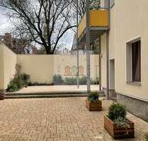 Haus zum Kaufen in Zwickau 340.000,00 € 426.2 m²