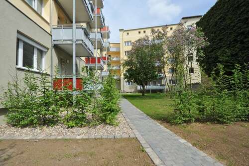 Foto - Wohnung zum Mieten in Halle 498,00 € 63.2 m²
