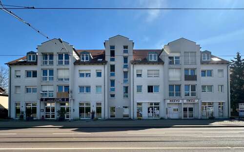 Foto - Wohnung zum Kaufen in Halle (Saale) 84.000,00 € 46.78 m²
