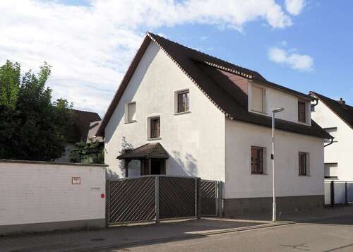 Foto - Haus zum Kaufen in Linkenheim-Hochstetten 359.000,00 € 130 m²