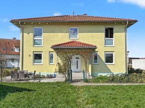 Foto - Haus zum Kaufen in Berngau 530.000,00 € 203 m²
