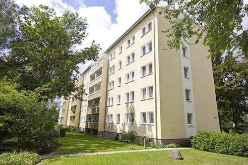 Foto - Wohnung zum Mieten in Halle (Saale) 307,00 € 47.15 m²