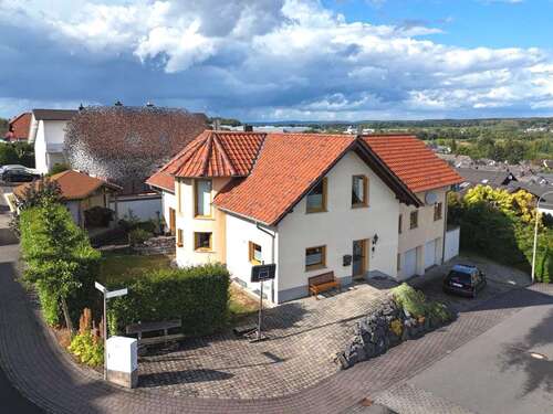 Foto - Haus zum Kaufen in Ebernhahn 495.000,00 € 262 m²