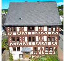 Haus zum Kaufen in Mittenaar 190.000,00 € 227 m²