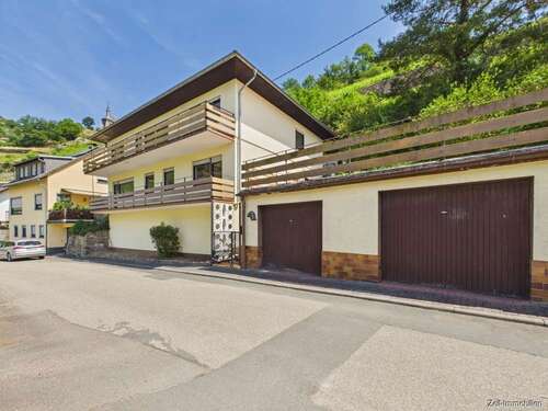 Foto - Haus zum Kaufen in Lorch Lorchhausen 220.000,00 € 234 m²