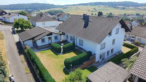 Foto - Haus zum Kaufen in Staufenberg 600.000,00 € 250 m²