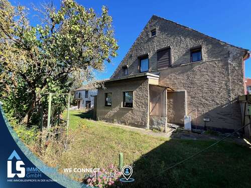 Foto - Haus zum Kaufen in Osterburg (Altmark) 75.000,00 € 140 m²