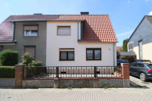 Foto - Haus zum Kaufen in Staßfurt 80.000,00 € 85.15 m²