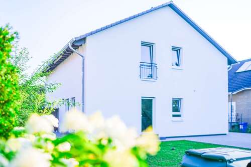 Foto - Haus zum Mieten in Blankenfelde-Mahlow 2.000,00 € 104 m²